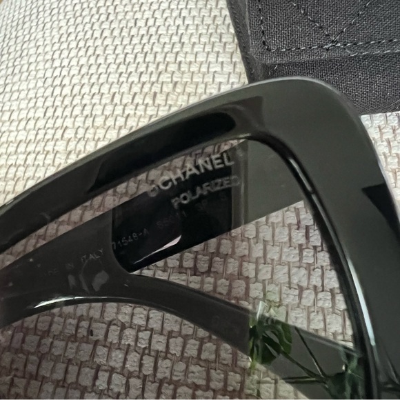 CHANEL Butterfly Sunglasses Polarized Black - Picture 11 of 13